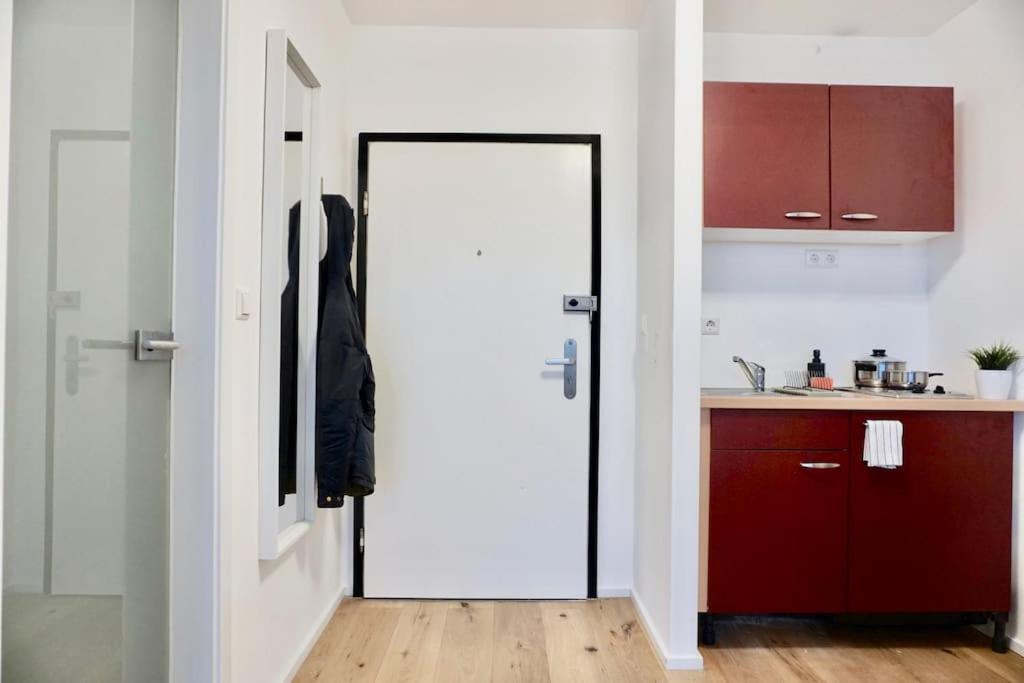 Neu Modernes Apartment In Top Lage, Free Parking Max 1,65M Hoehe Und 1,8M Breite Karlsruhe Dış mekan fotoğraf