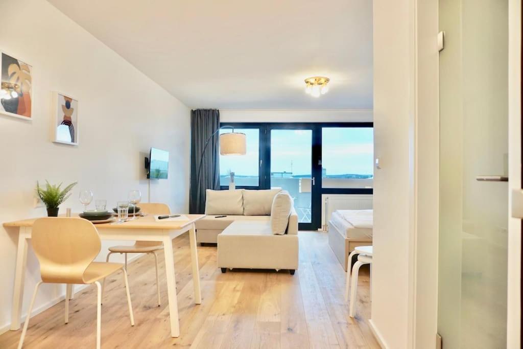 Neu Modernes Apartment In Top Lage, Free Parking Max 1,65M Hoehe Und 1,8M Breite Karlsruhe Dış mekan fotoğraf