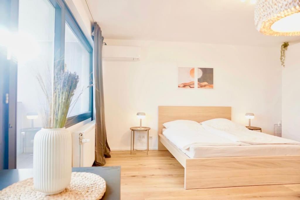 Neu Modernes Apartment In Top Lage, Free Parking Max 1,65M Hoehe Und 1,8M Breite Karlsruhe Dış mekan fotoğraf