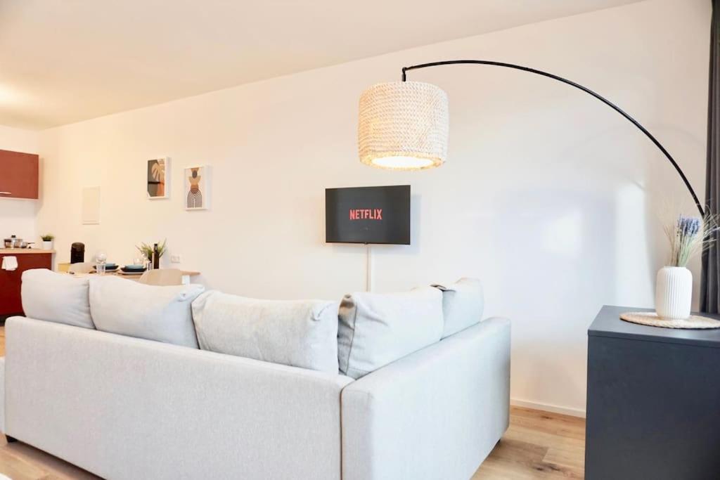 Neu Modernes Apartment In Top Lage, Free Parking Max 1,65M Hoehe Und 1,8M Breite Karlsruhe Dış mekan fotoğraf