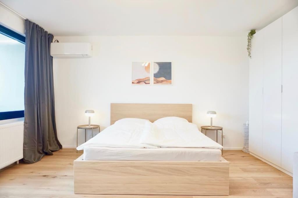 Neu Modernes Apartment In Top Lage, Free Parking Max 1,65M Hoehe Und 1,8M Breite Karlsruhe Dış mekan fotoğraf