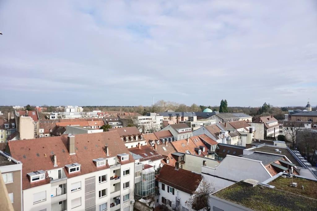 Neu Modernes Apartment In Top Lage, Free Parking Max 1,65M Hoehe Und 1,8M Breite Karlsruhe Dış mekan fotoğraf