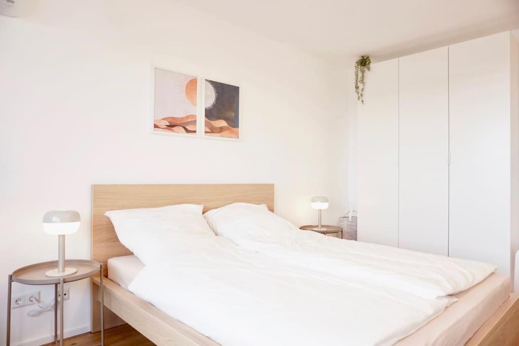 Neu Modernes Apartment In Top Lage, Free Parking Max 1,65M Hoehe Und 1,8M Breite Karlsruhe Dış mekan fotoğraf