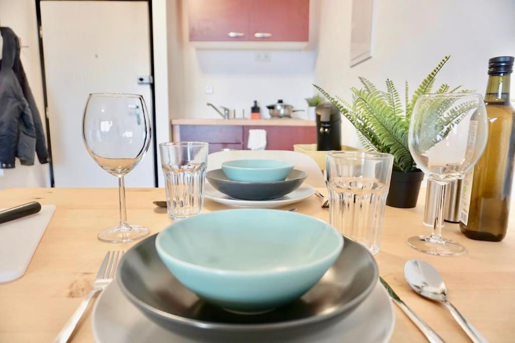 Neu Modernes Apartment In Top Lage, Free Parking Max 1,65M Hoehe Und 1,8M Breite Karlsruhe Dış mekan fotoğraf